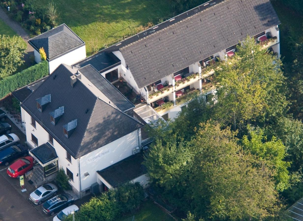 Kurparkhotel-Gemuend Exterior foto